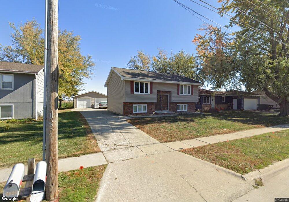 1018 E 19th St N, Newton, IA 50208 - photo 1