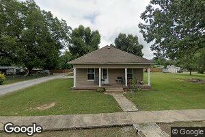 705 E Samuel St, Christopher, IL 62822
