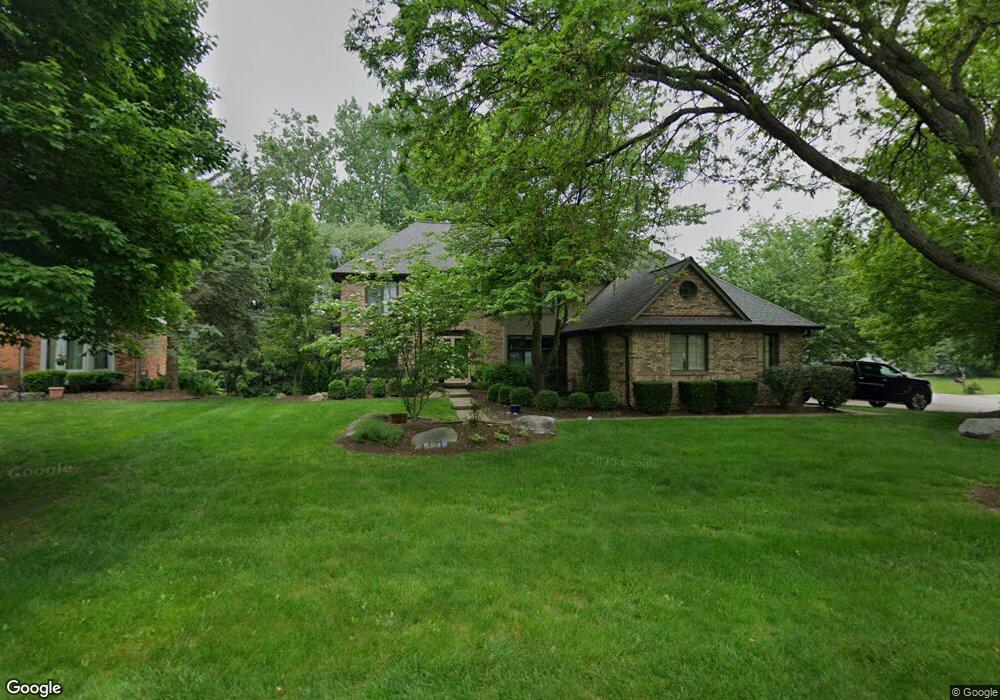 1377 Kingspath Dr, Rochester Hills, MI 48306 - photo 1