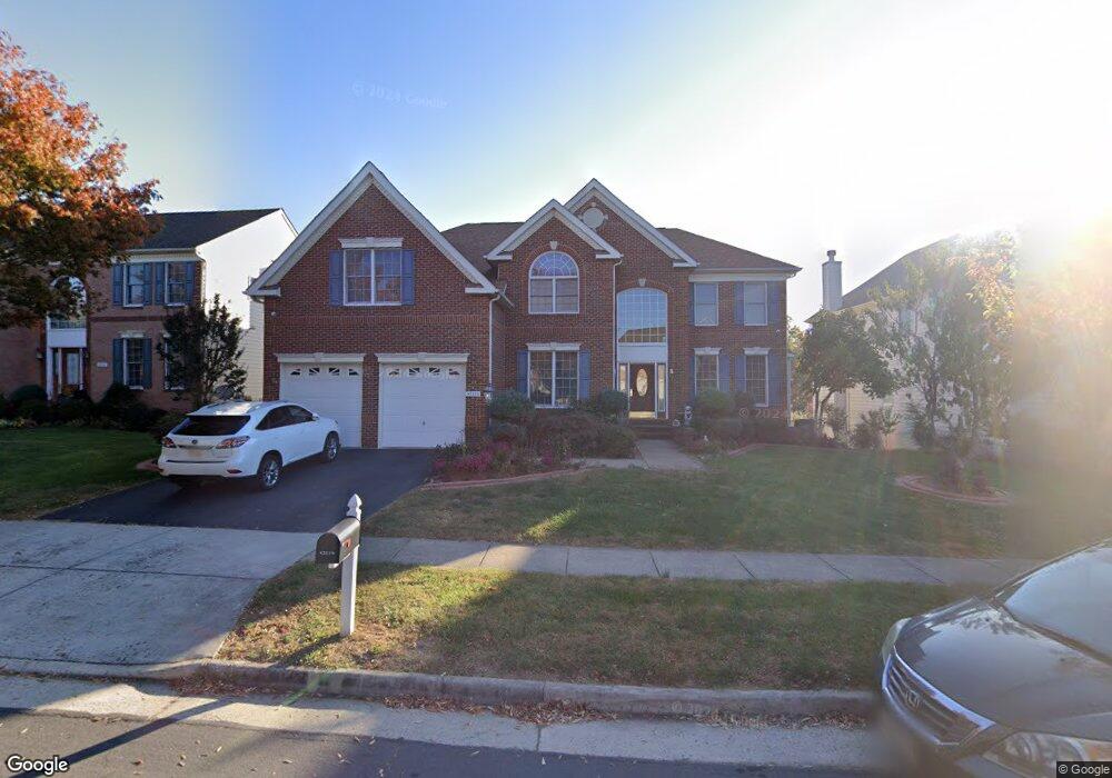 43236 Valiant Dr, Chantilly, VA 20152 - photo 1