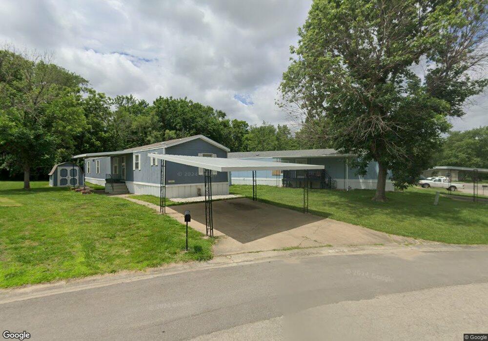 133 SE Willow Way St, Topeka, KS 66609 - photo 1