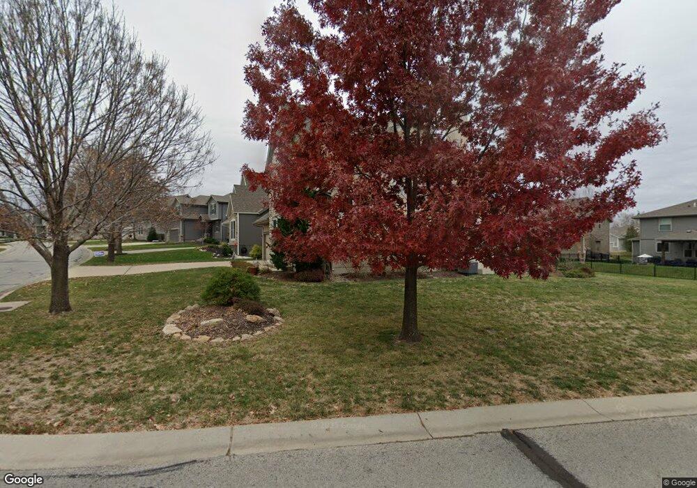 6049 Marion Dr, Shawnee, KS 66218 - photo 1