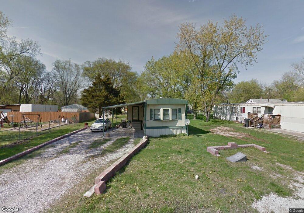 8809 Stowers Ln, Collinsville, IL 62234 - photo 1