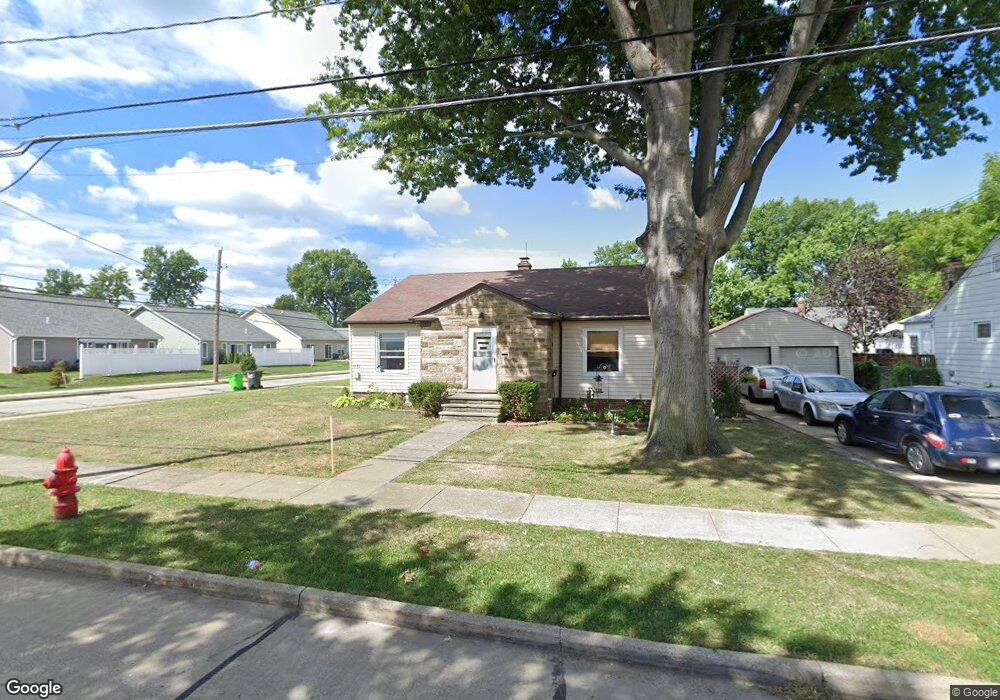 1710 Mapledale Rd, Wickliffe, OH 44092 - photo 1