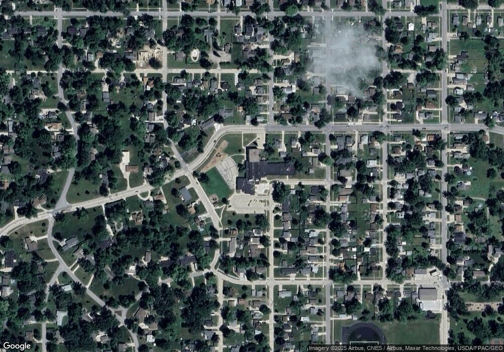 801 S 8th Ave W, Newton, IA 50208 - photo 1