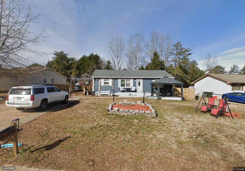 113 Queensgate Rd, Clover, SC 29710 - photo 1