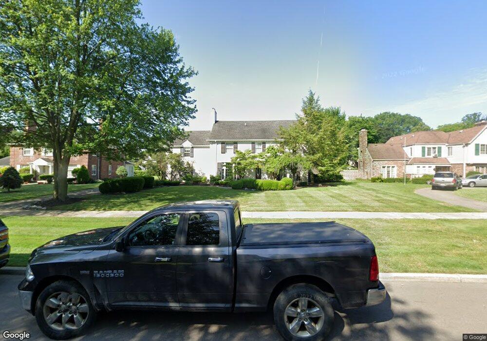 1051 Devonshire Rd, Grosse Pointe Park, MI 48230 - photo 1