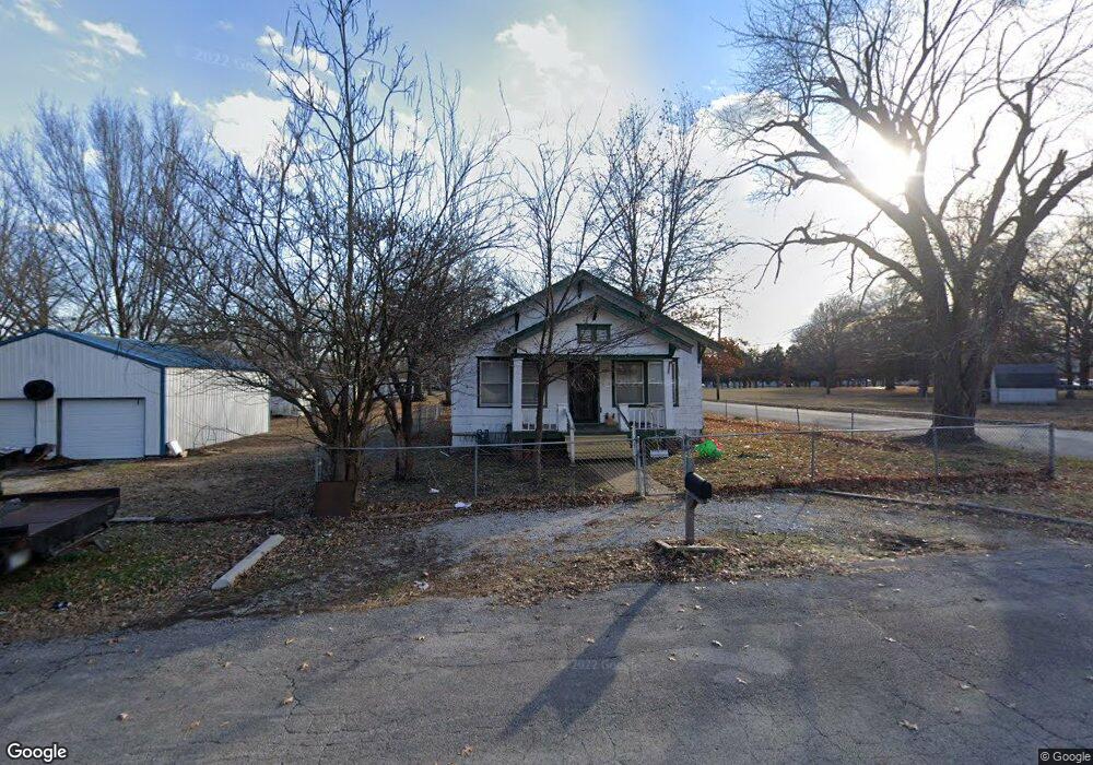 2530 Felix Ave, Parsons, KS 67357 - photo 1