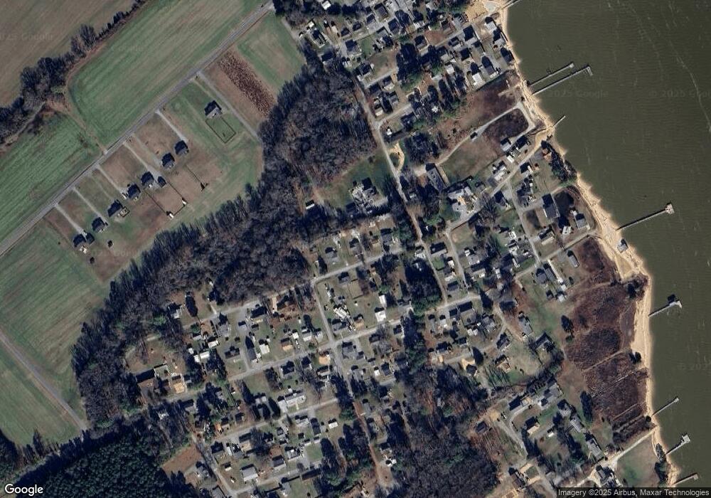 363 River Shore Dr, Dunnsville, VA 22454 - photo 1