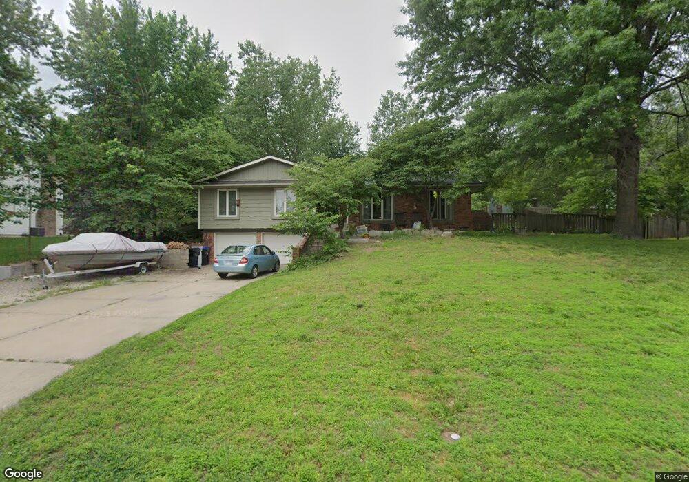 6719 SW Aylesbury Rd, Topeka, KS 66610 - photo 1