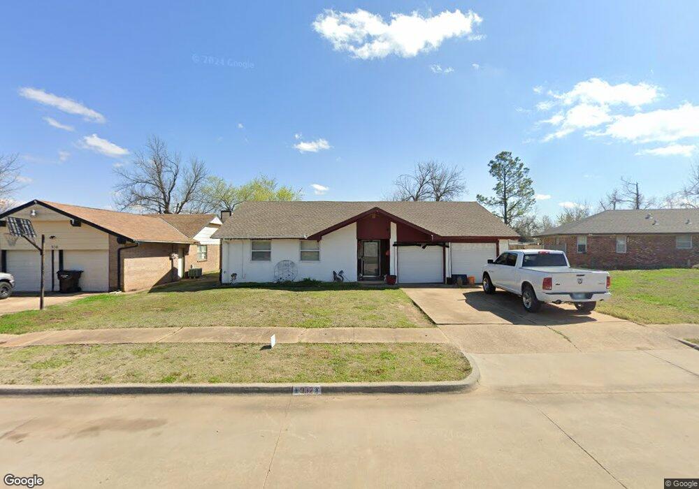 932 NE 6th St, Moore, OK 73160 - photo 1