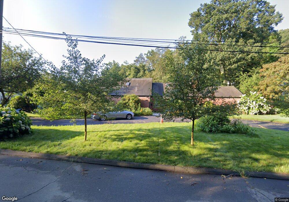 40 Laurel Rd, New Haven, CT 06515 - photo 1