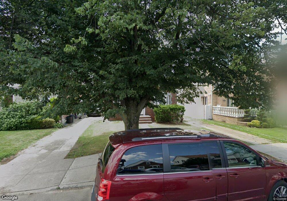 6926 182nd St, Fresh Meadows, NY 11365 - photo 1