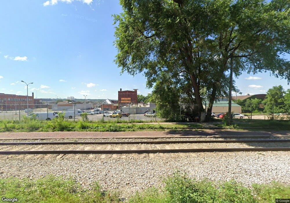 1005 W 5th St, Davenport, IA 52802 - photo 1