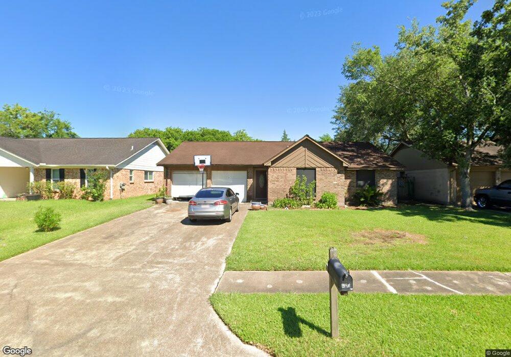4310 Townes Forest Rd, Friendswood, TX 77546 - photo 1