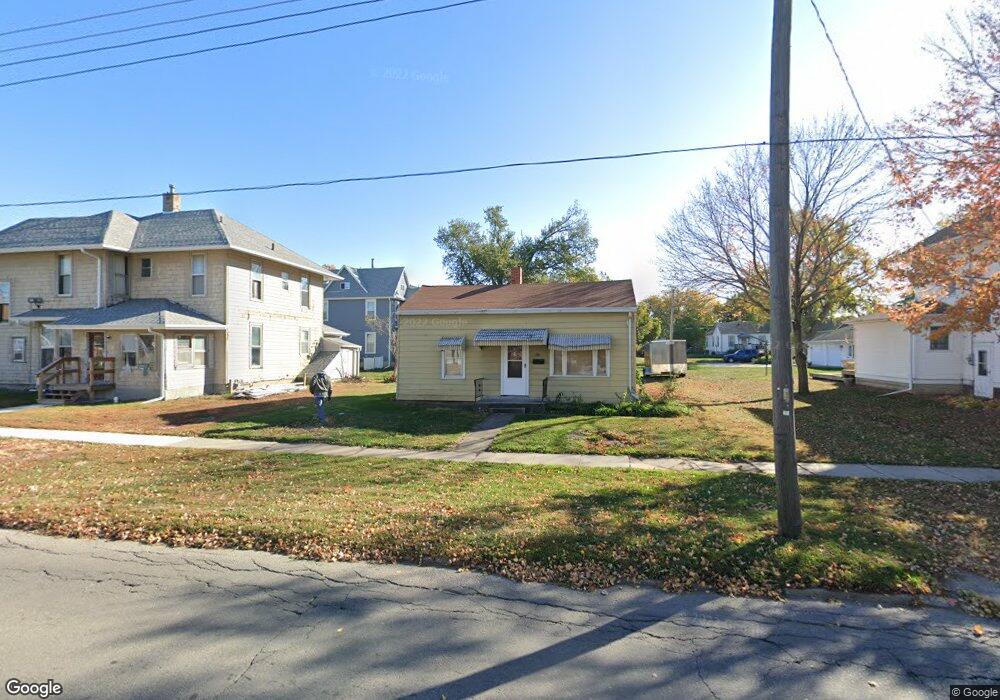 312 E 4th St S, Newton, IA 50208 - photo 1