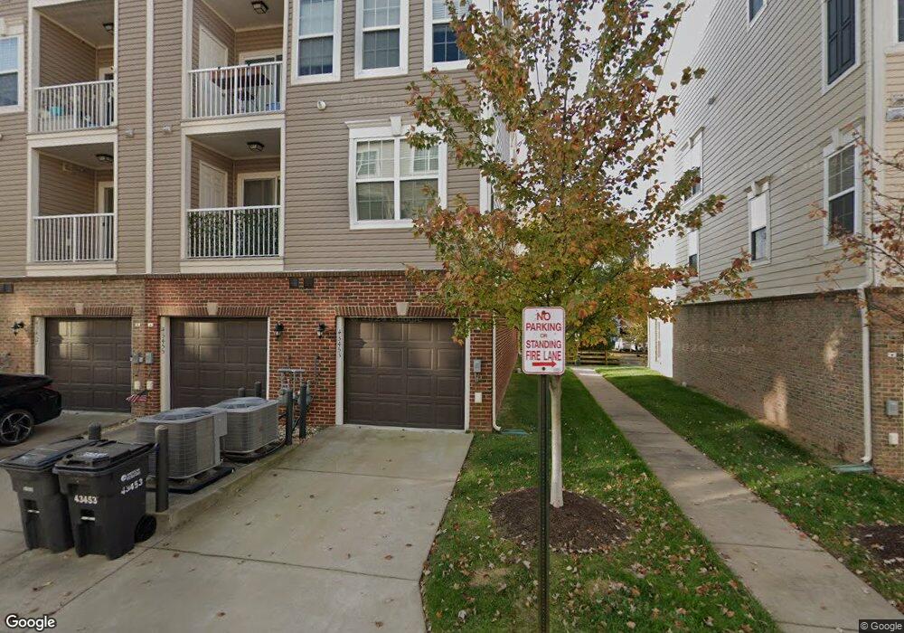 43453 Town Gate Square, Chantilly, VA 20152 - photo 1