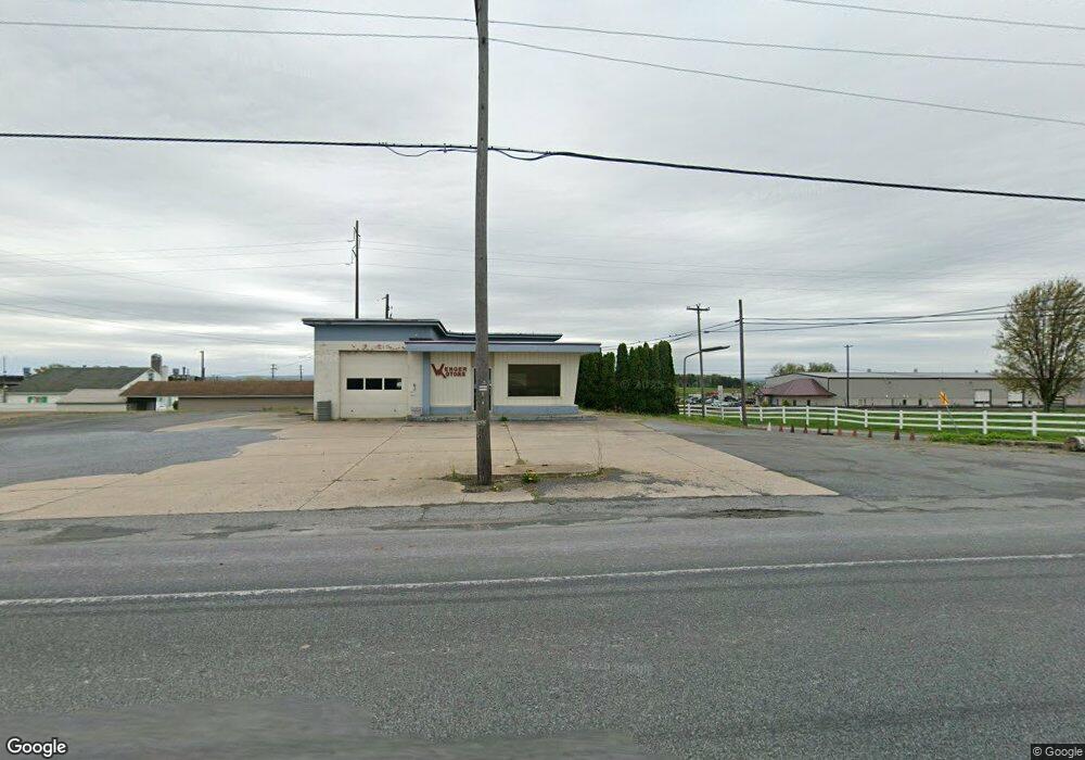 1032 W Main St, New Holland, PA 17557 - photo 1