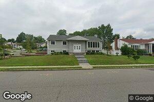 30 Old Courthouse Rd, New Hyde Park, NY 11040