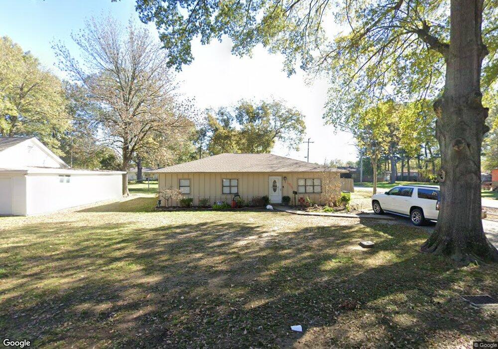 1311 S Grand Ave, Stuttgart, AR 72160 - photo 1