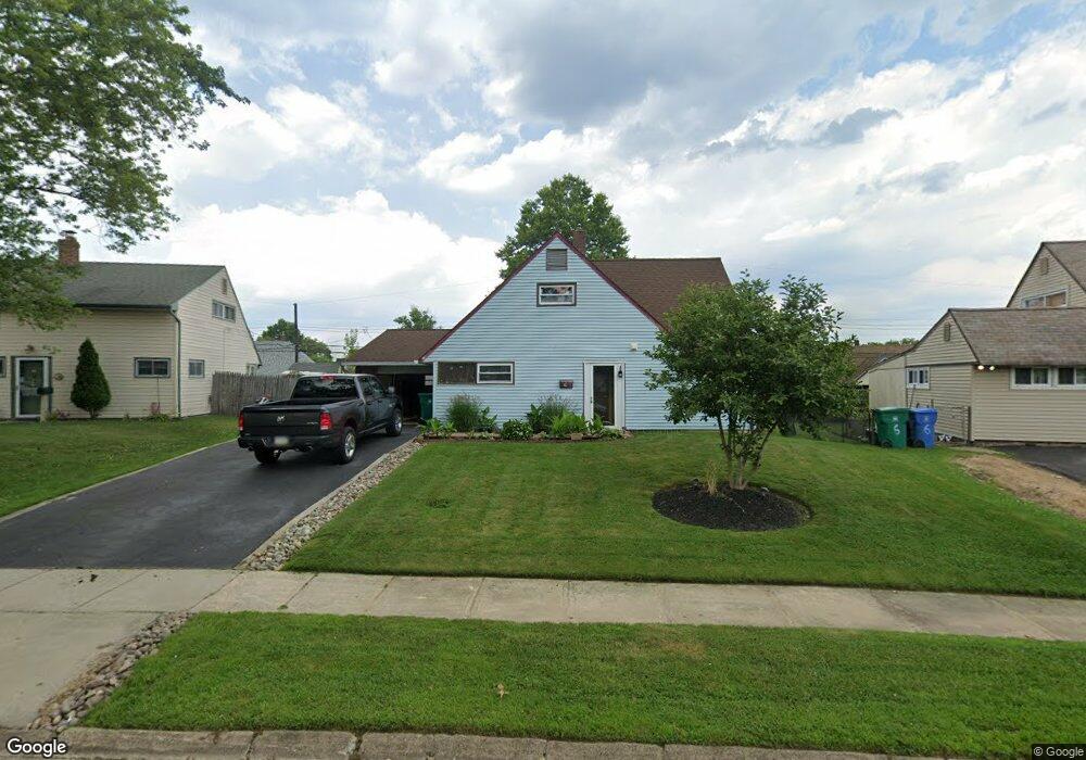 10 Robin Hill Ln, Levittown, PA 19055 - photo 1