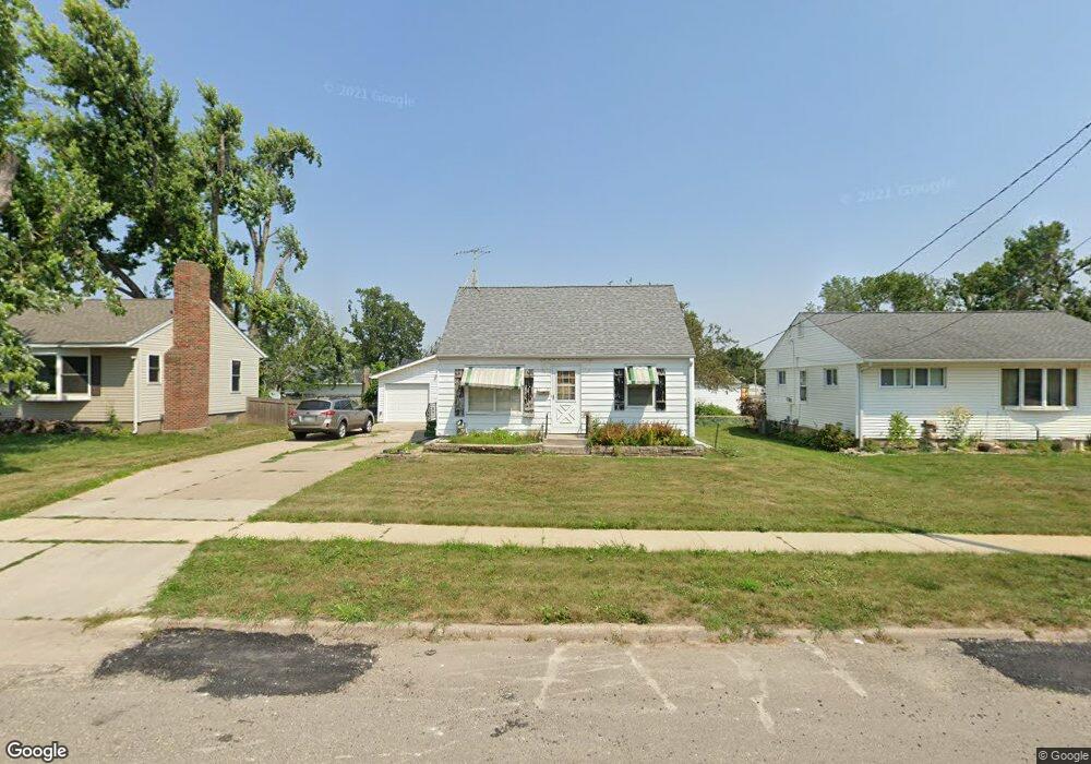 207 22nd St NW, Cedar Rapids, IA 52405 - photo 1