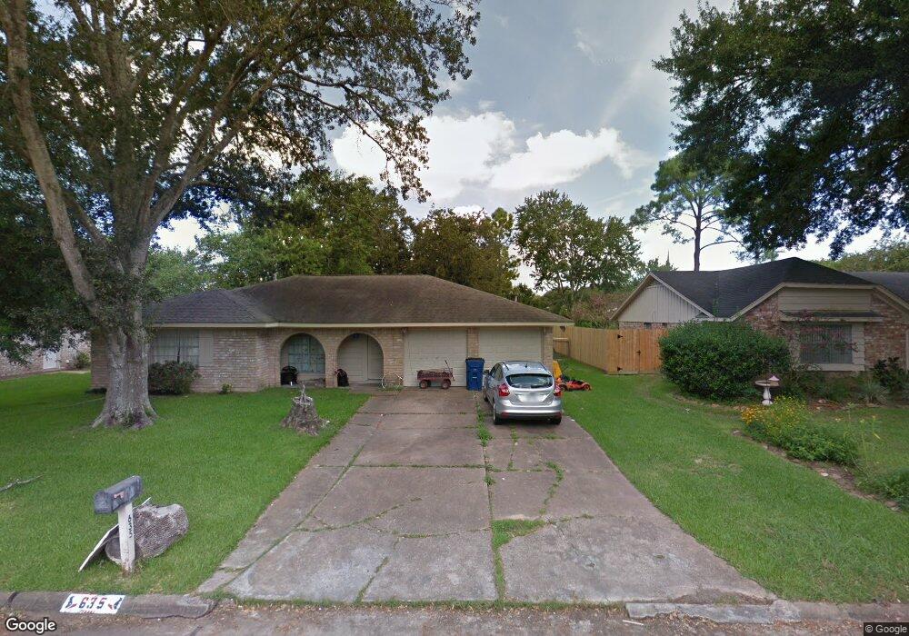 635 Heather Ln, Friendswood, TX 77546 - photo 1