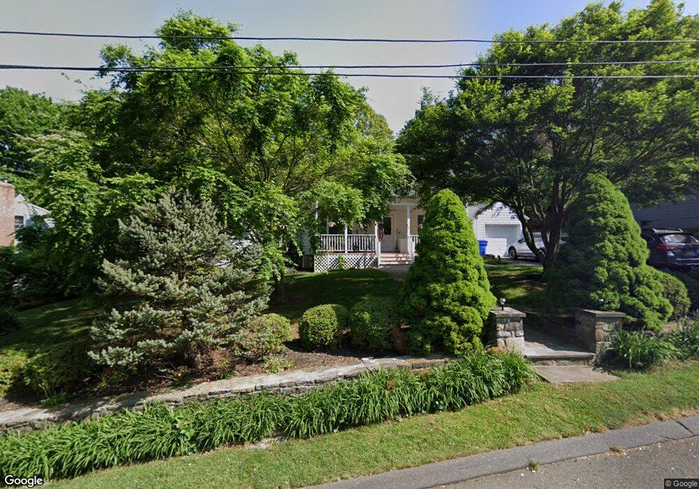 25 Beverly Rd, Trumbull, CT 06611 - photo 1