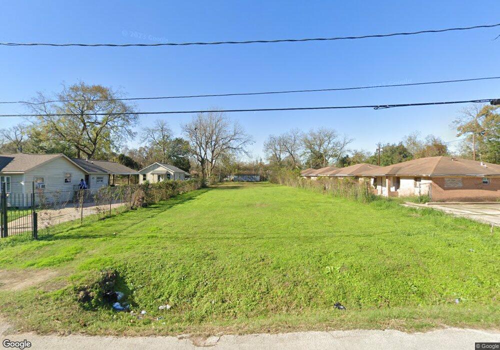 5709 Pickfair, Houston, TX 77026 - photo 1