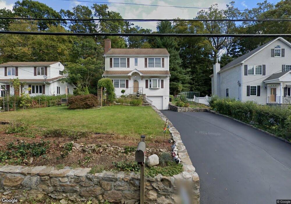 155 Lake Shore Dr, Pleasantville, NY 10570 - photo 1