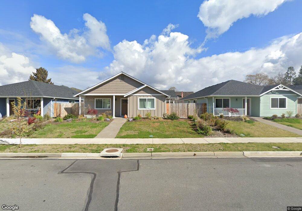 1013 SW K St, Grants Pass, OR 97526 - photo 1