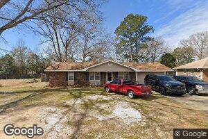 220 Valencia Cir, Centerville, GA 31028