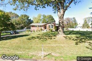25 Greenwood Ln, Valhalla, NY 10595