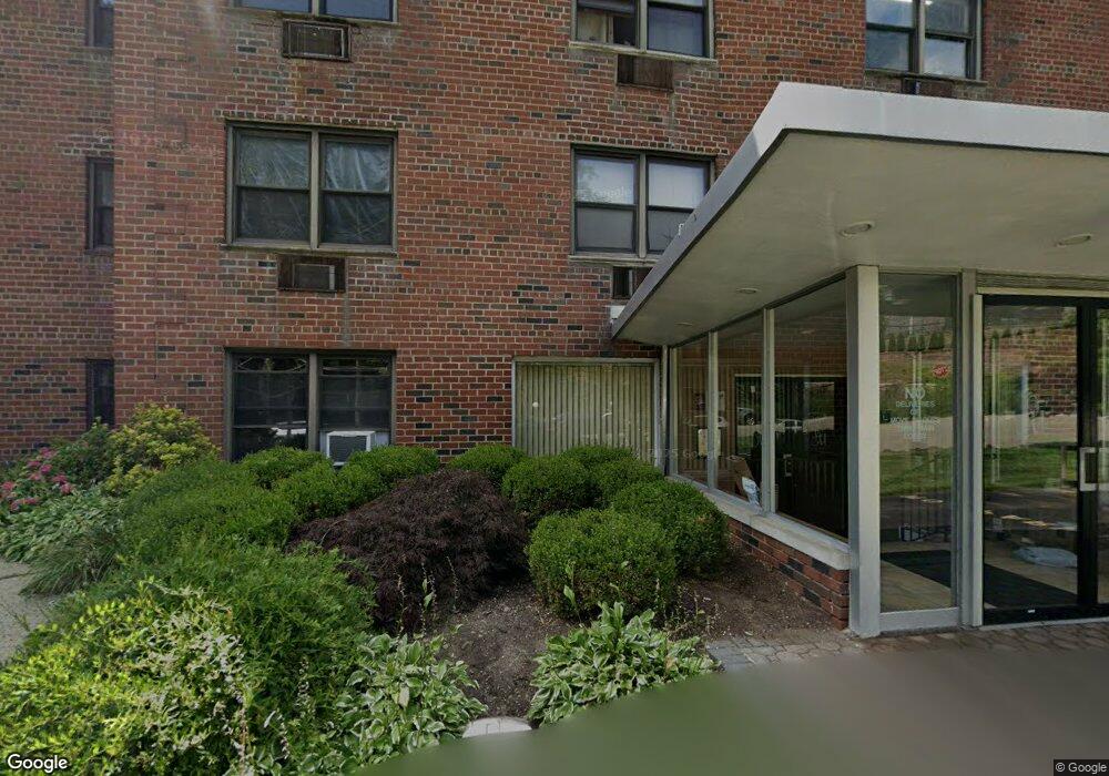 Oakdale Manor unit A23, Suffern, NY 10901 - photo 1