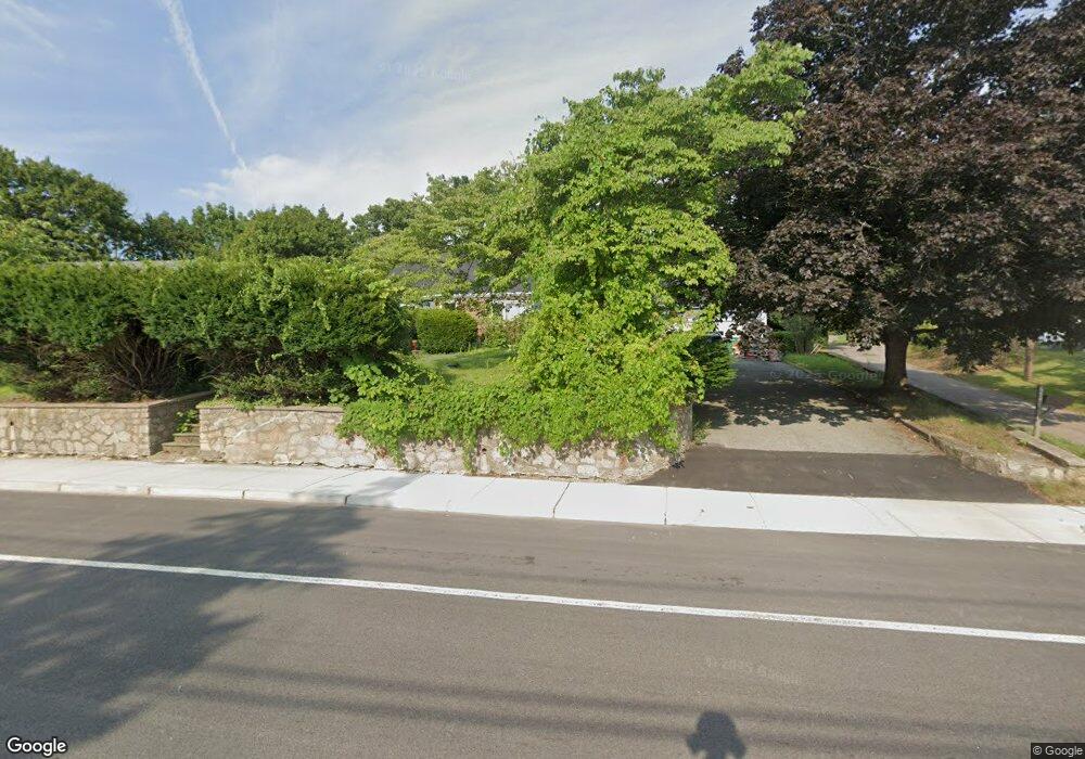 646 Mendon Rd, Woonsocket, RI 02895 - photo 1