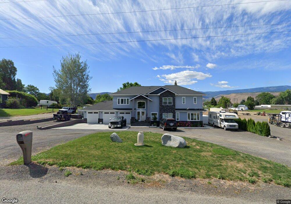 2402 1st St NE, East Wenatchee, WA 98802 - photo 1