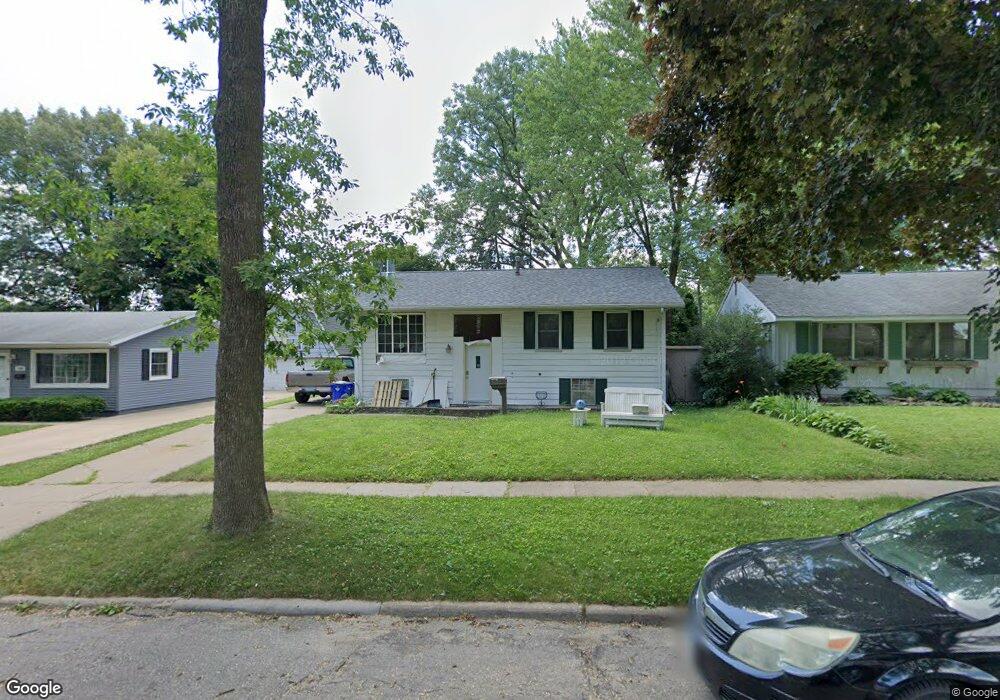 1200 Cheyenne Rd NW, Cedar Rapids, IA 52405 - photo 1