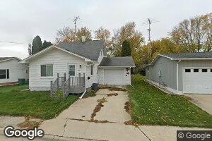 914 2nd St NE, Hampton, IA 50441