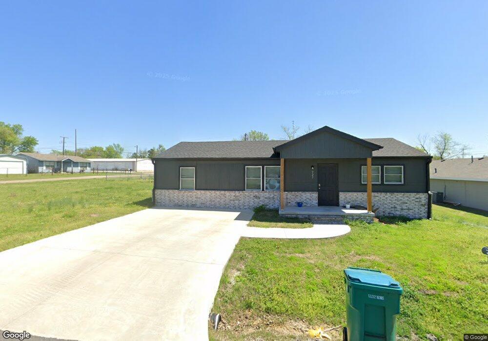 929 N 10th St, Sapulpa, OK 74066 - photo 1