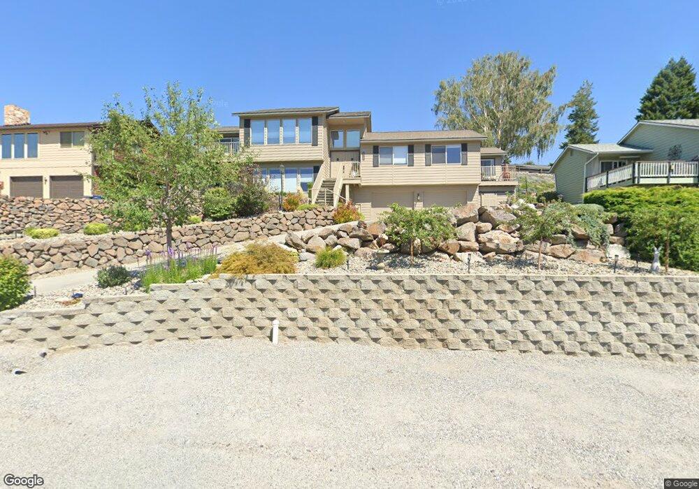 1407 N Aurora Ave, East Wenatchee, WA 98802 - photo 1