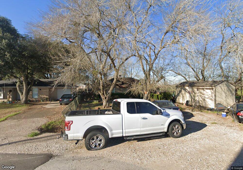 419 N 8th St, Beasley, TX 77417 - photo 1