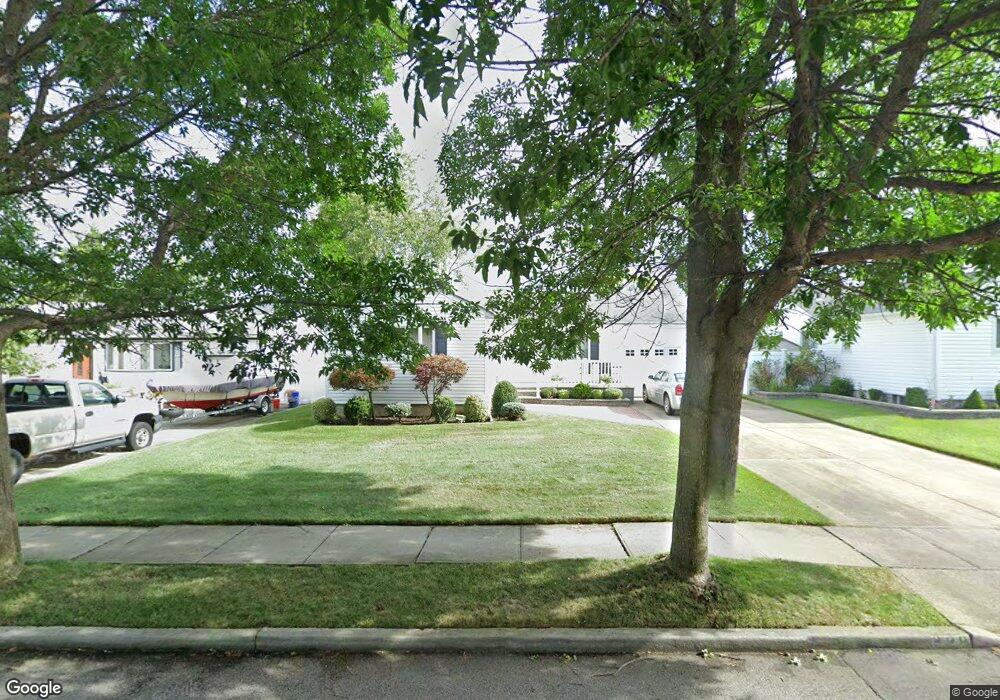 830 Cornell Rd, Franklin Square, NY 11010 - photo 1