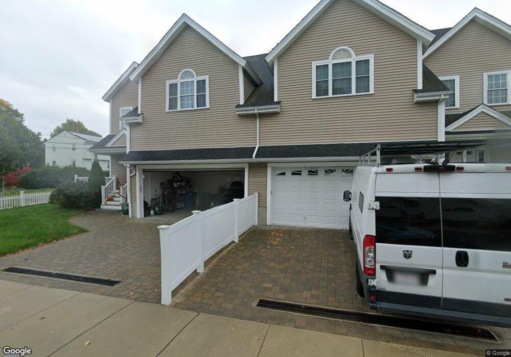 37 Oak St unit 1, Waltham, MA 02453 - photo 1