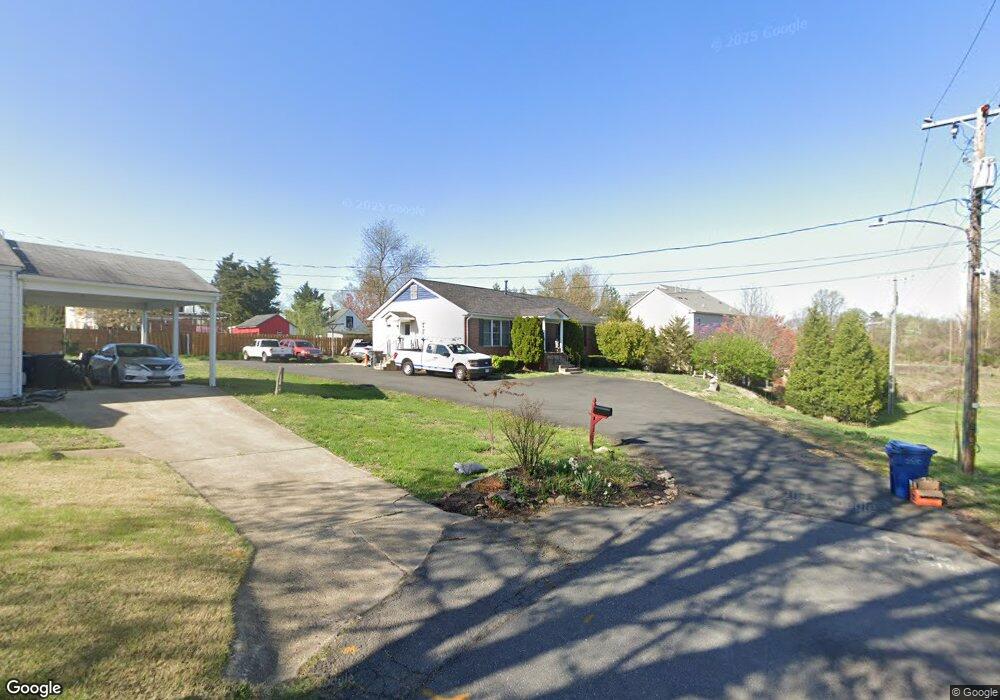 5734 Poplar Ln, Falls Church, VA 22041 - photo 1