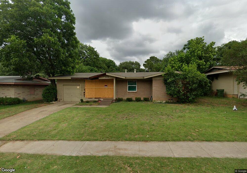 636 Willow St, Hurst, TX 76053 - photo 1