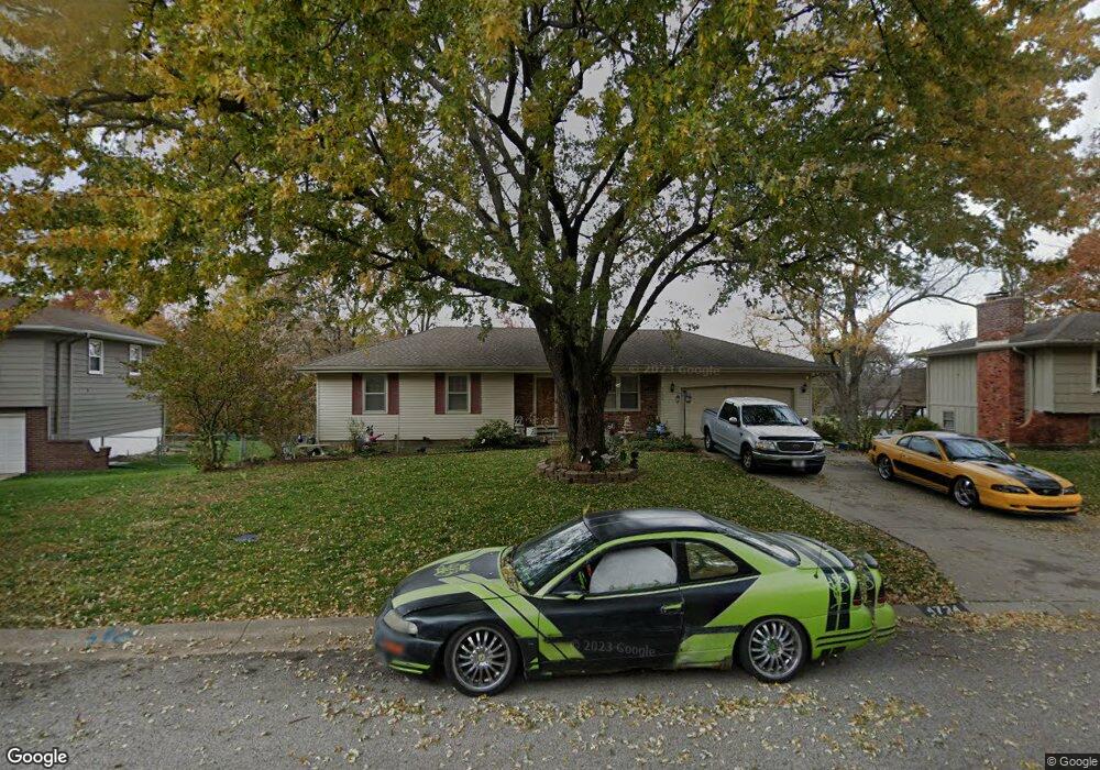 4724 Lucille Ln, Shawnee, KS 66203 - photo 1