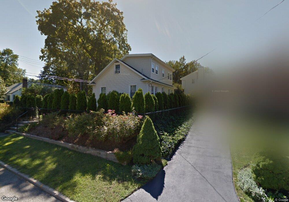 301 Memorial Dr, Hawthorne, NY 10532 - photo 1