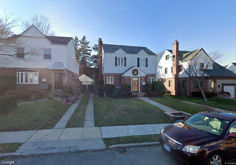 7646 175th St, Fresh Meadows, NY 11366 - photo 1