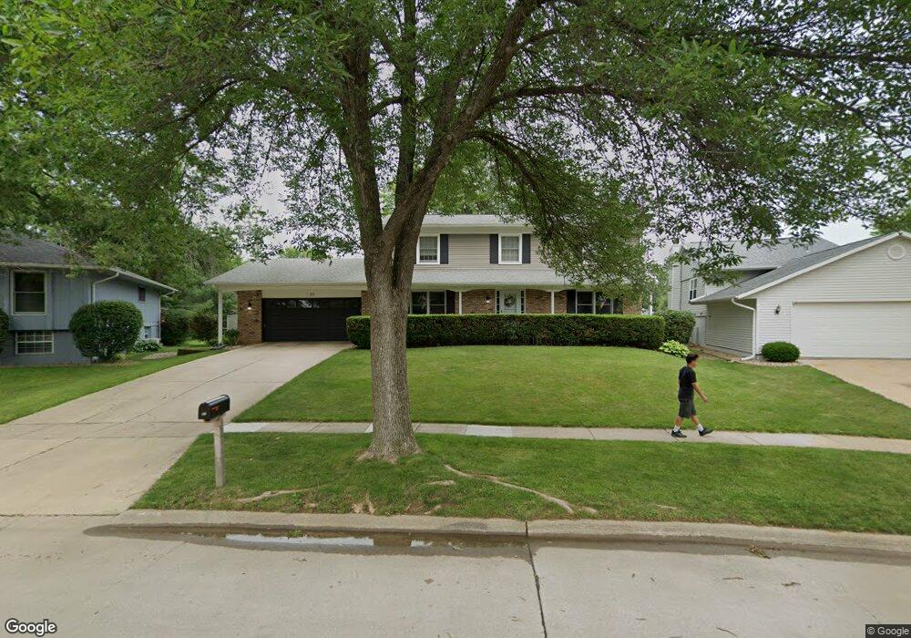 31 Roxbury Dr NW, Cedar Rapids, IA 52405 - photo 1