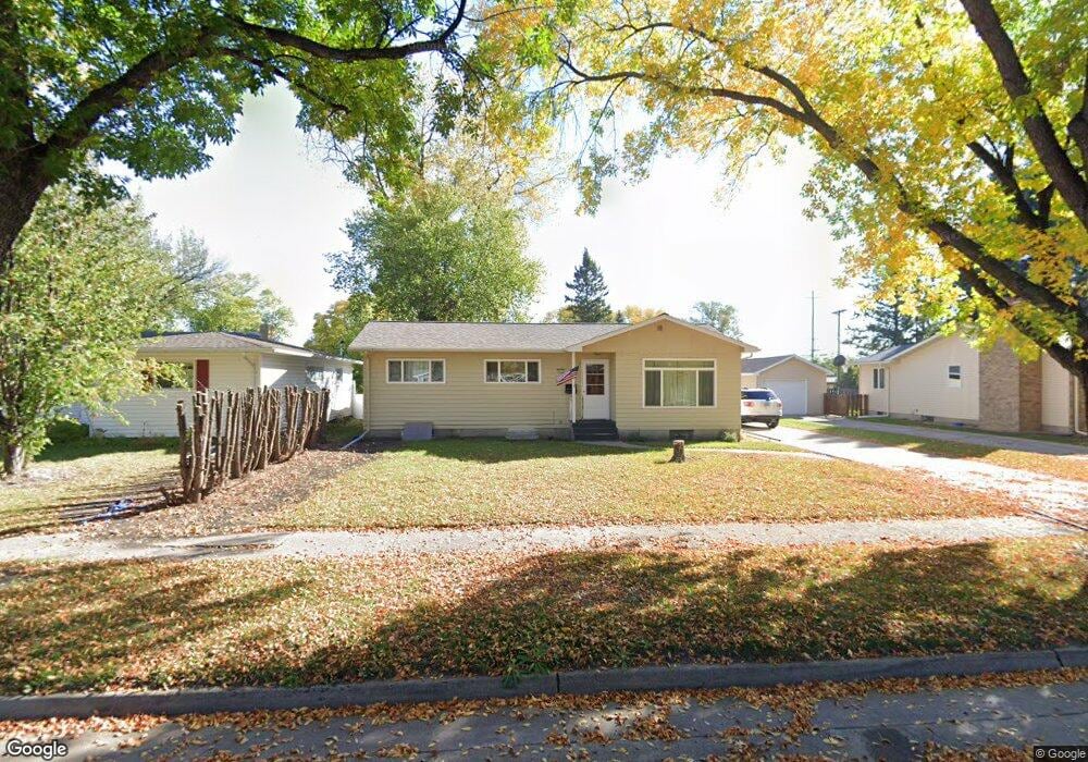 1611 S 17th St, Grand Forks, ND 58201 - photo 1